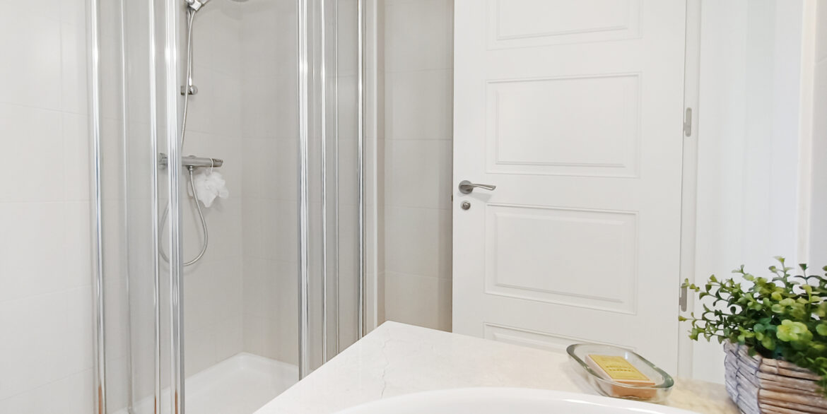 El-Valle-Ortosa-11-1A-Apt_-Bathroom1-05-scaled