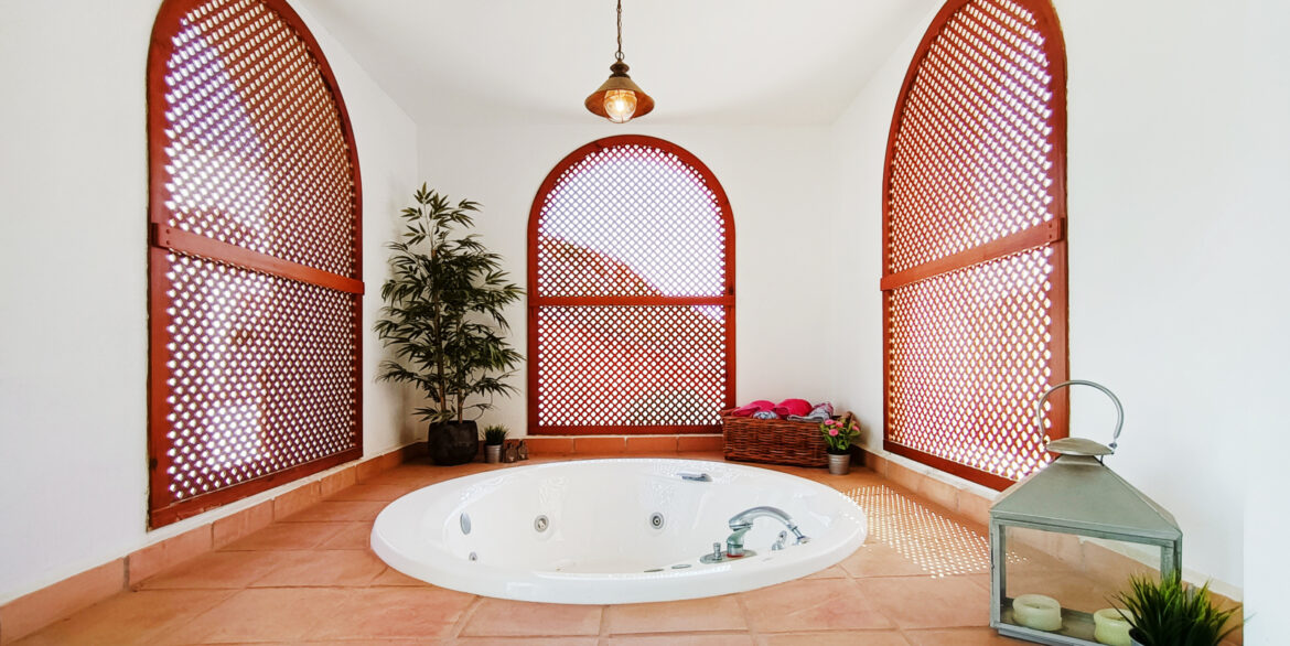 El-Valle-Ortosa-11-1A-Apt_-patio-02-scaled