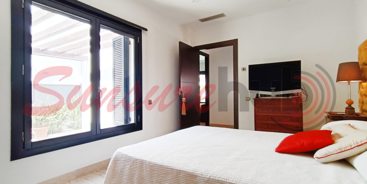 El-Valle-Rubi-Villa-32_-Bedroom1-04w-scaled