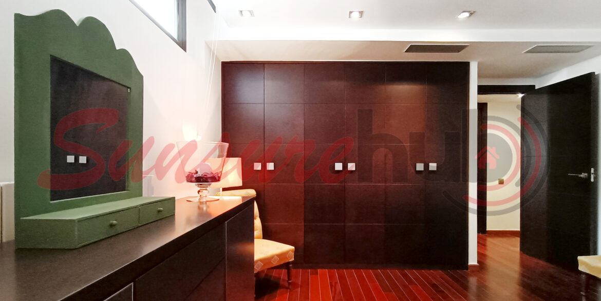 El-Valle-Rubi-Villa-32_-Bedroom5-04w-scaled