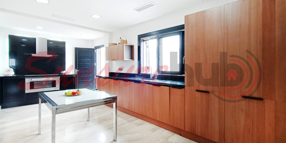 El-Valle-Rubi-Villa-32_-Kitchen-02w-scaled