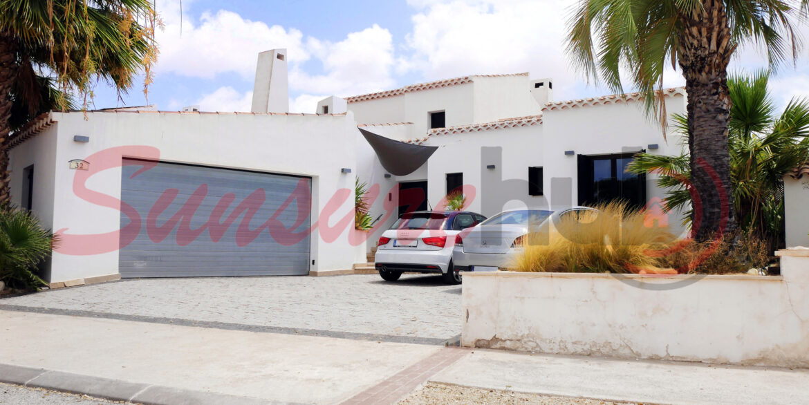 El-Valle-Rubi-Villa-32_-Outside-01w-scaled