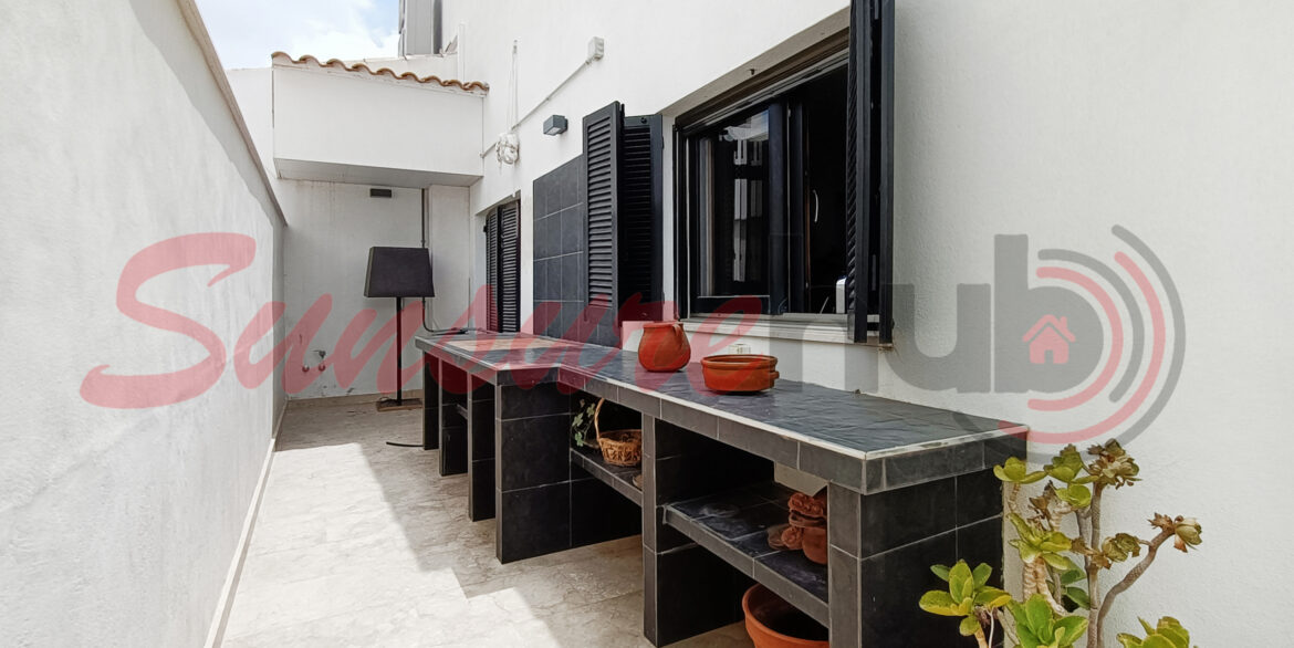 El-Valle-Rubi-Villa-32_-Outside-06w-scaled