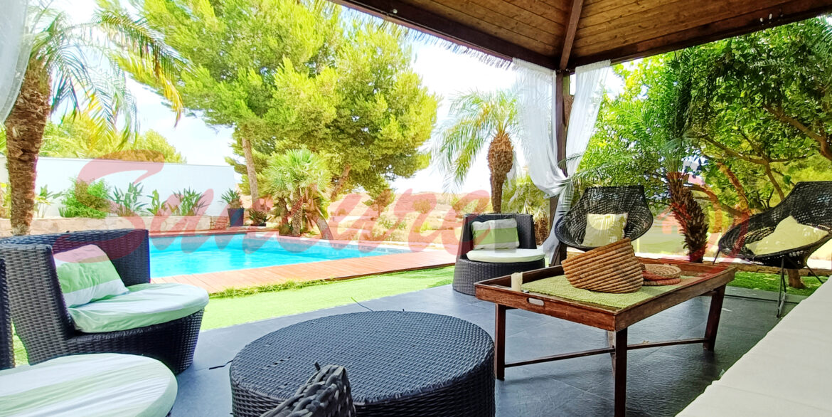 El-Valle-Rubi-Villa-32_-Patio-06w-scaled