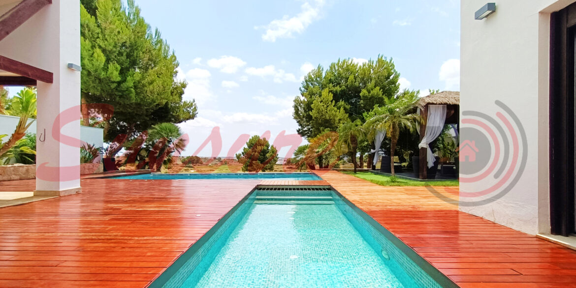 El-Valle-Rubi-Villa-32_-Pool-12w-scaled