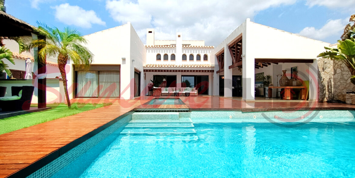 El-Valle-Rubi-Villa-32_-Pool-19w-scaled