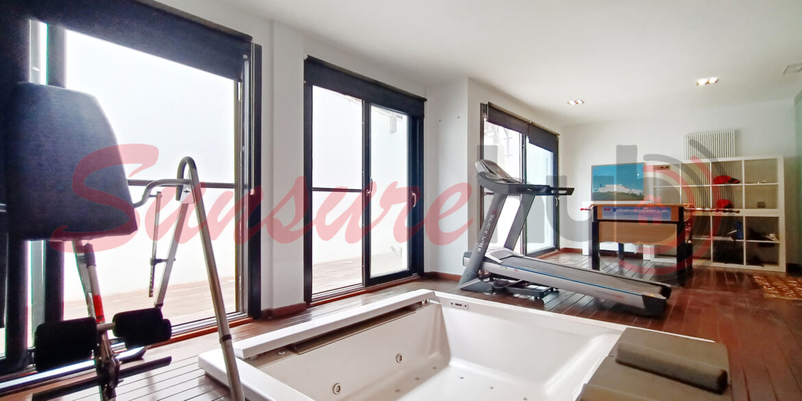 El-Valle-Rubi-Villa-32_-Spar-and-Games-room-05w-scaled