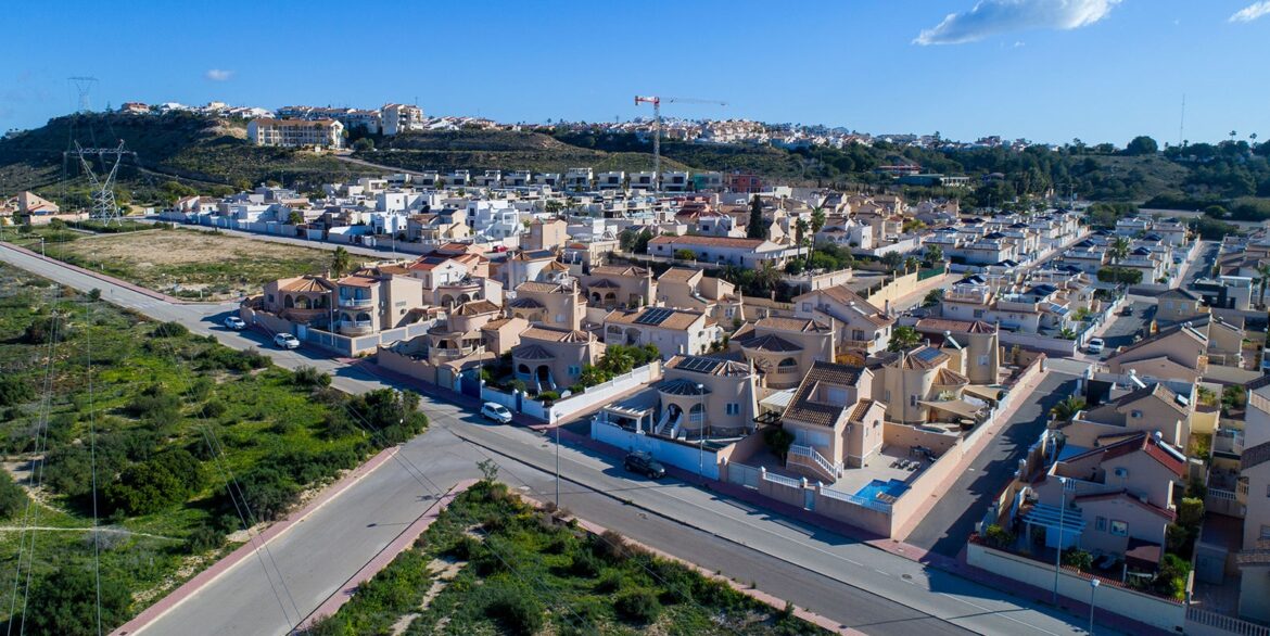 d699ea3de44490699ea3de444d3