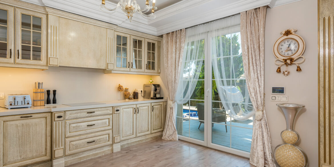 d69b009181366369b0091813665