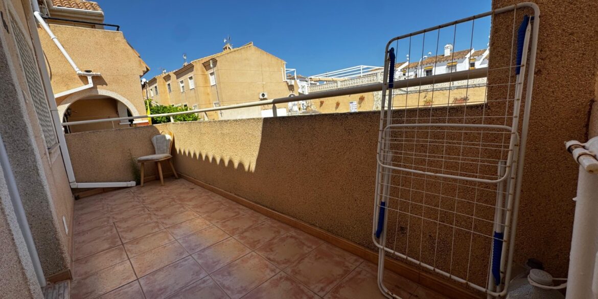 o_1iuvu96ic18jni2g100hb0170g1t