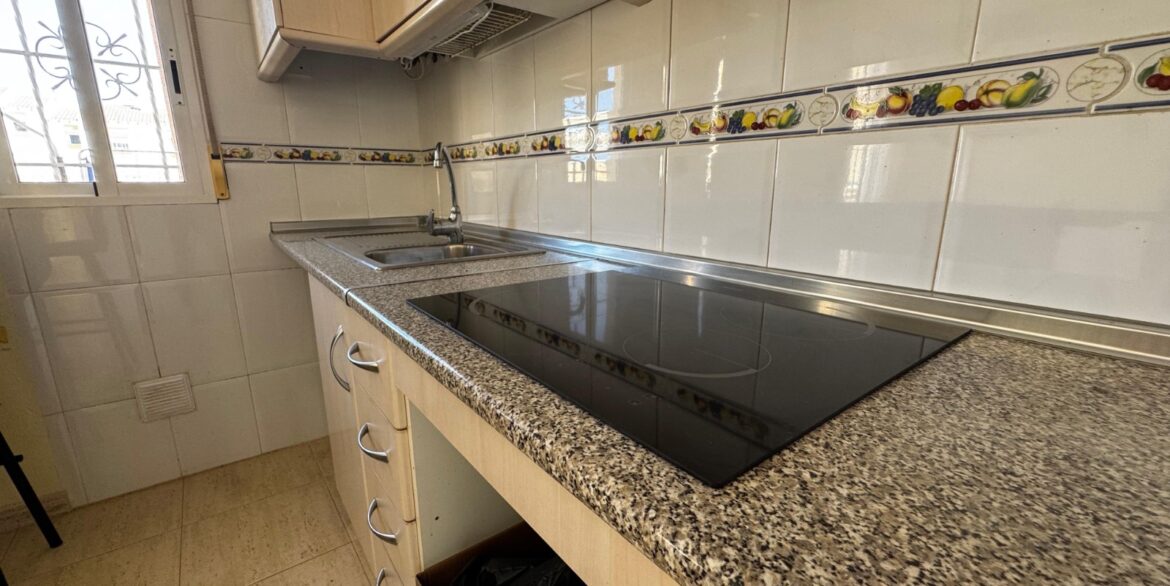 o_1iuvu96ick86uro1ggbg8kv5j23