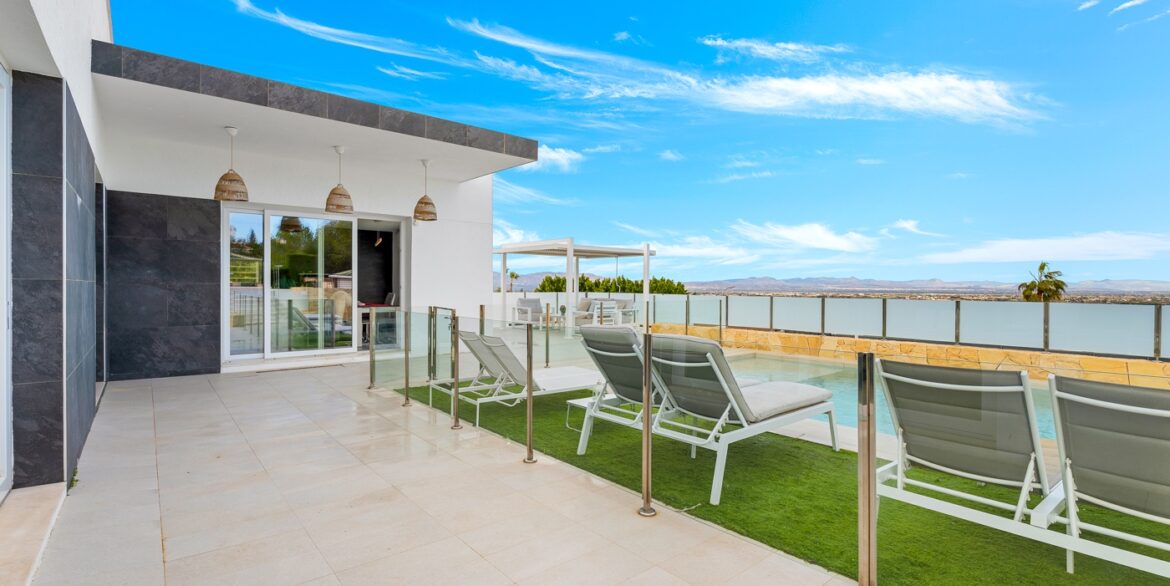 o_1je70sco417s71hhg1n2813afqm43g