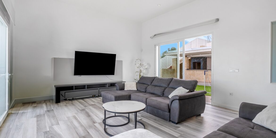 o_1je70sco41inc1jtvqcq14ul1sec3m