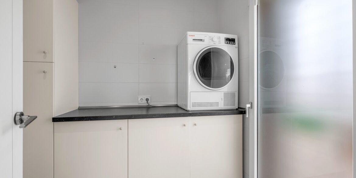 o_1je70sco41ls1m3v1df7uuu11ln3l