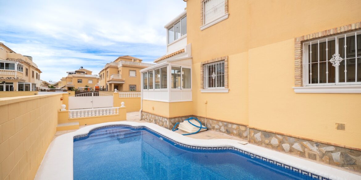 o_1jgp0grt21eru6g82olik514vc3i