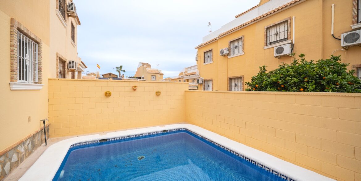 o_1jgp0grt21p5p5plbg180n76e3k