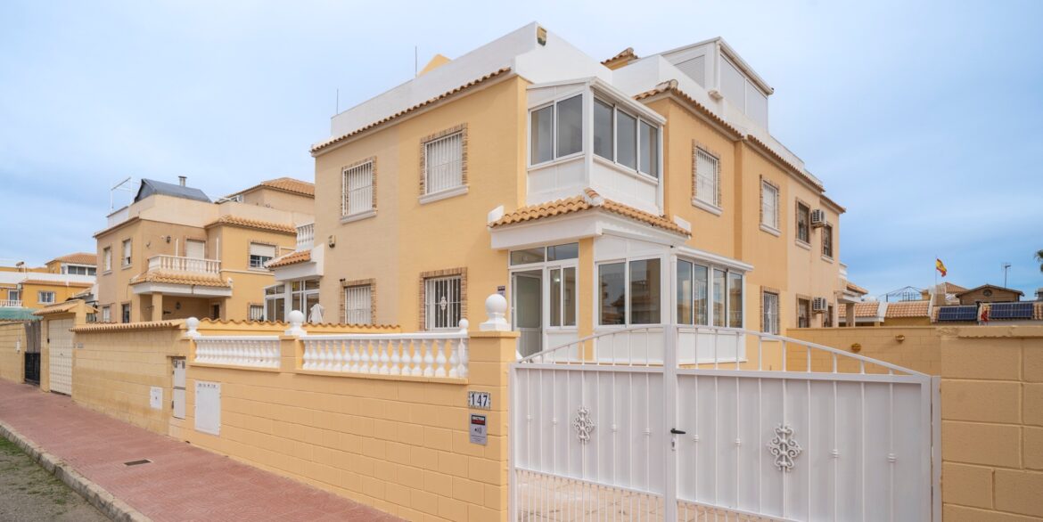 o_1jgp0grt2eee16r8ocmh191h6b3n