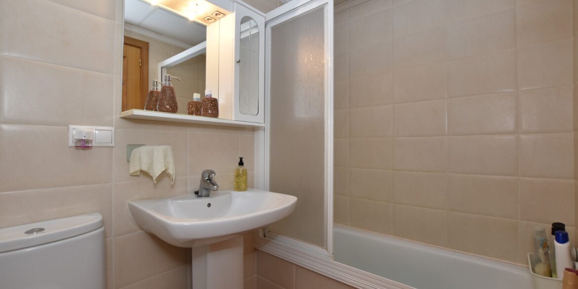 o_1jhm2bm901e05is41n0h19mlmpq3b