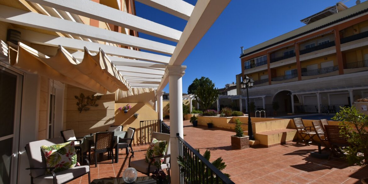 o_1jhm2bm90hebpmn13nn86417f047