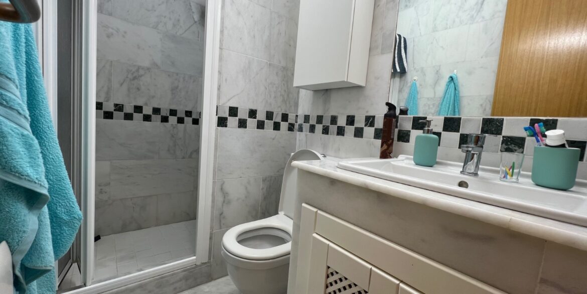 o_1jhqj8gfn1ebf34m1r6lu53aau31