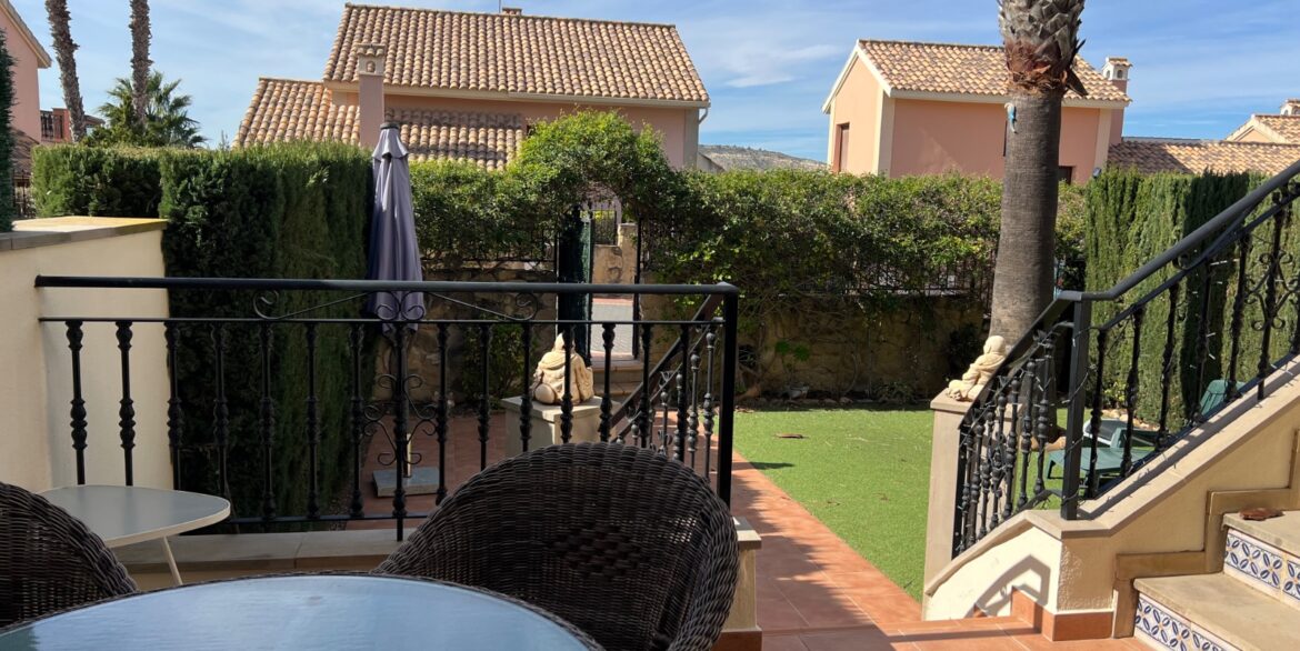 o_1jhqj8gfn1sqn1s7j1cbk5ucq6p2c