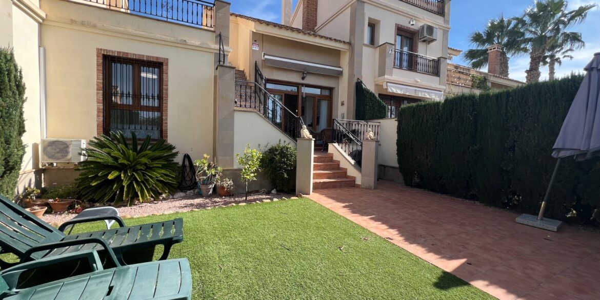 o_1jhqj8gfn8nm14j877i14ndicj2e