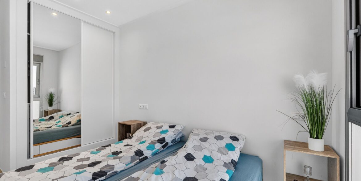 o_1jia9uf5315a416noj9bt1u17sg2j