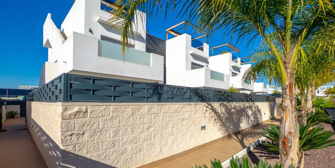 o_1jia9uf5318sr1f291a8h2d1mj62k