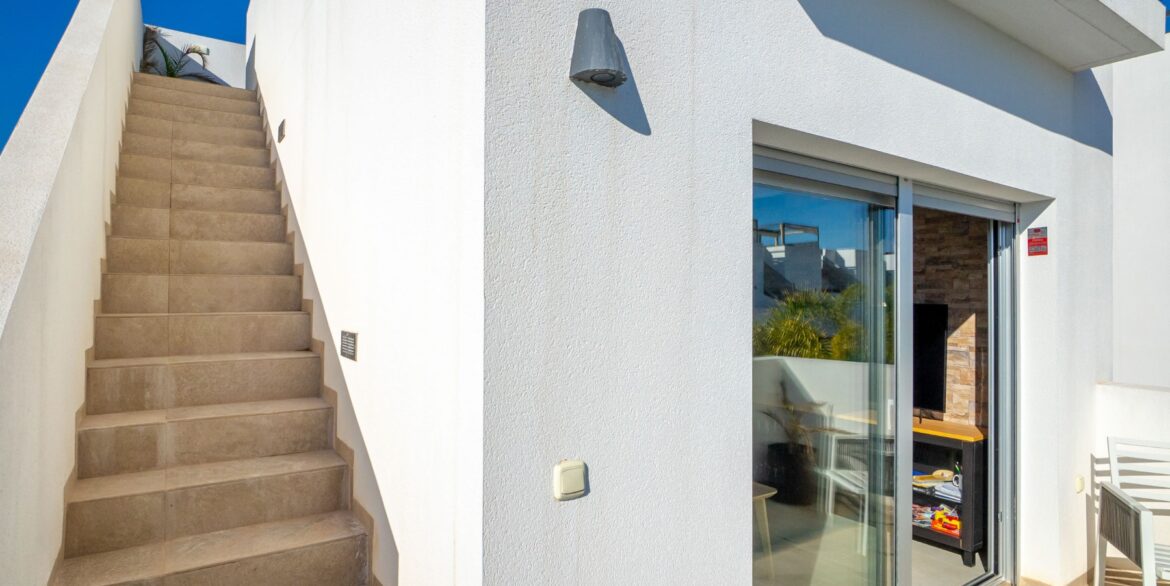 o_1jia9uf531p4ha3s1c4m1oufea22n