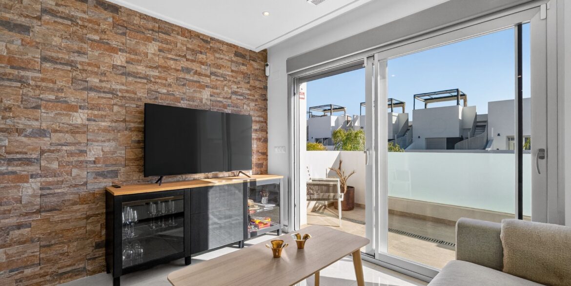 o_1jia9uf53m981td4gbipi74jg33