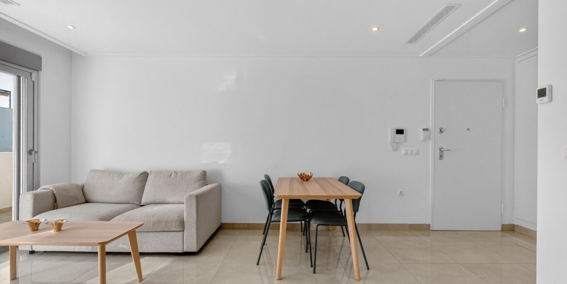 o_1jia9uf53rgs2rc99r1ru339j2d