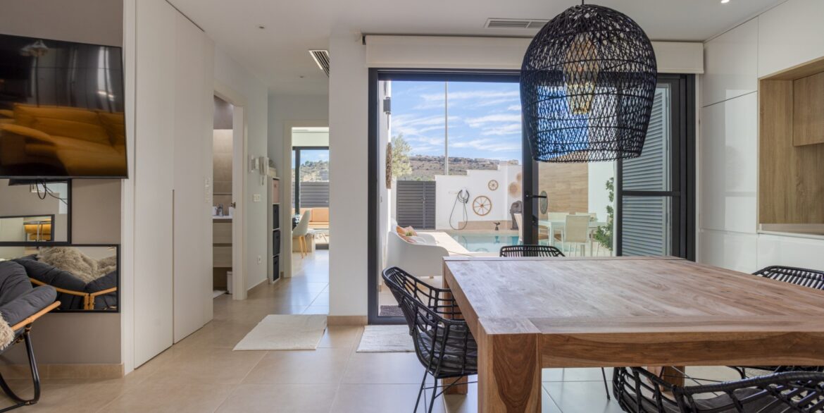 o_1jiao188r1cnti5dcrl1brnv214g