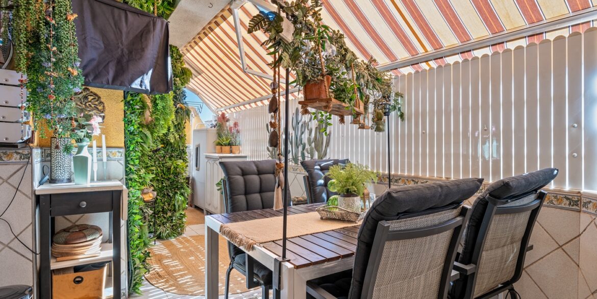 o_1jicif30vi3ja4t10h2obflja2p