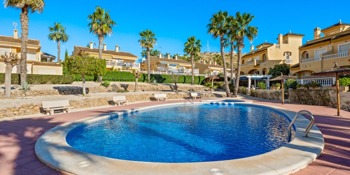 o_1jide5t1015ep1iof1h2upf1cni2t