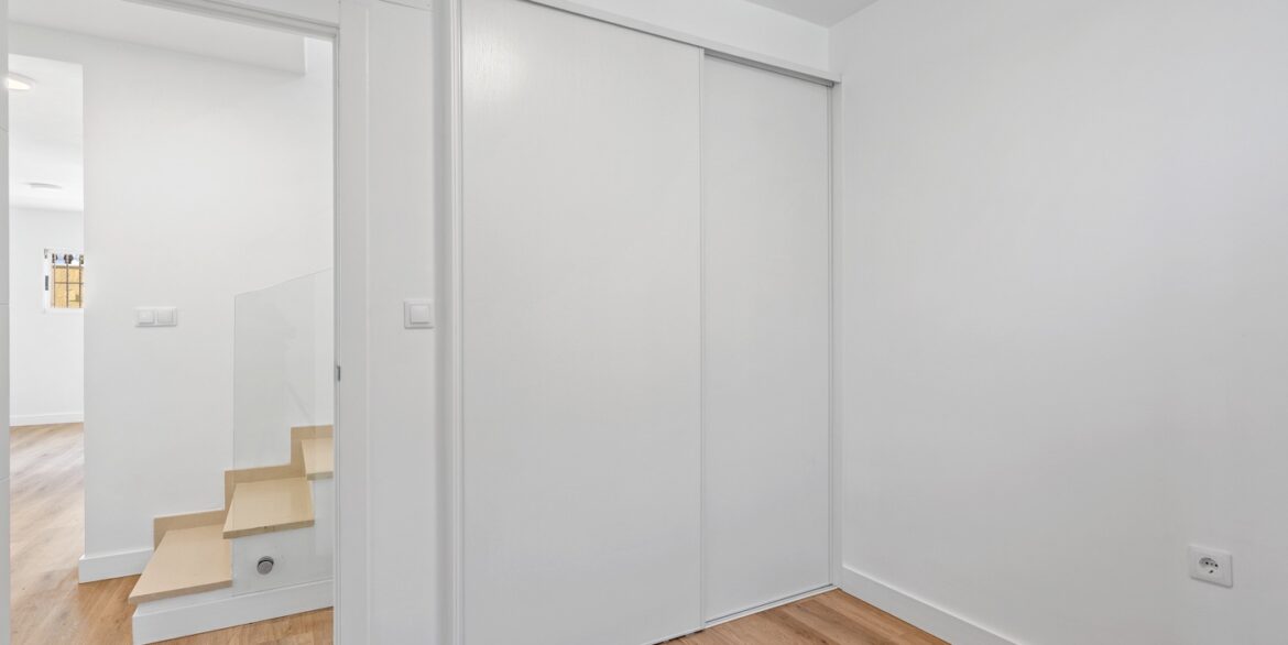 o_1jide5t101blneio1684171412qf3f