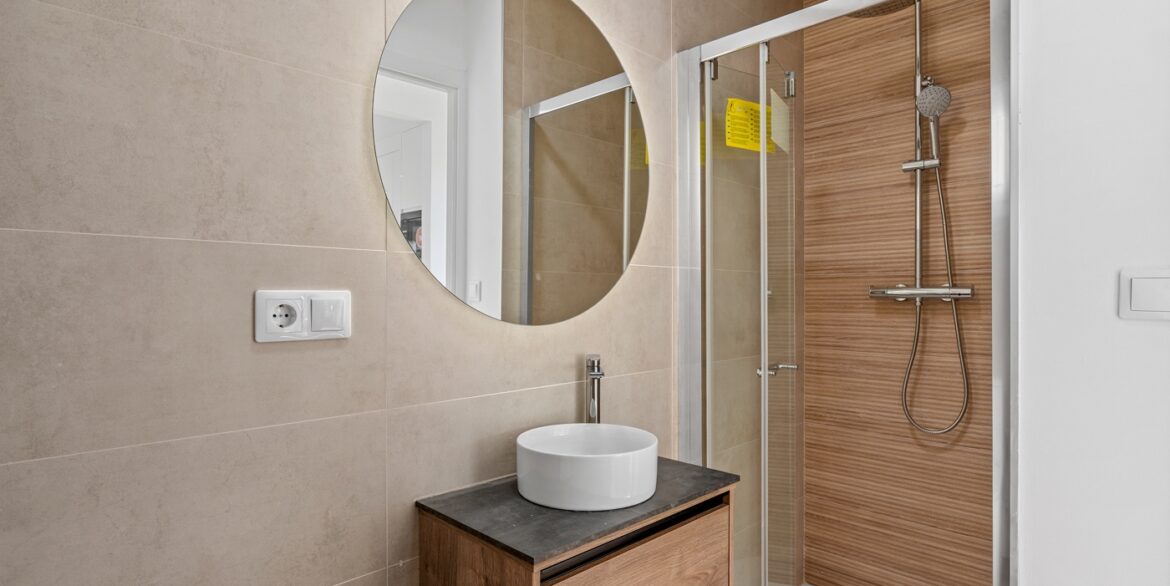 o_1jide5t10kp11rrl4nr1ai318ua32