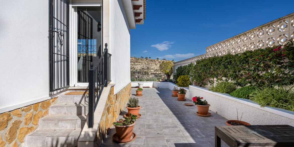 o_1jini97kb165avuf29g1bhc1pi04a