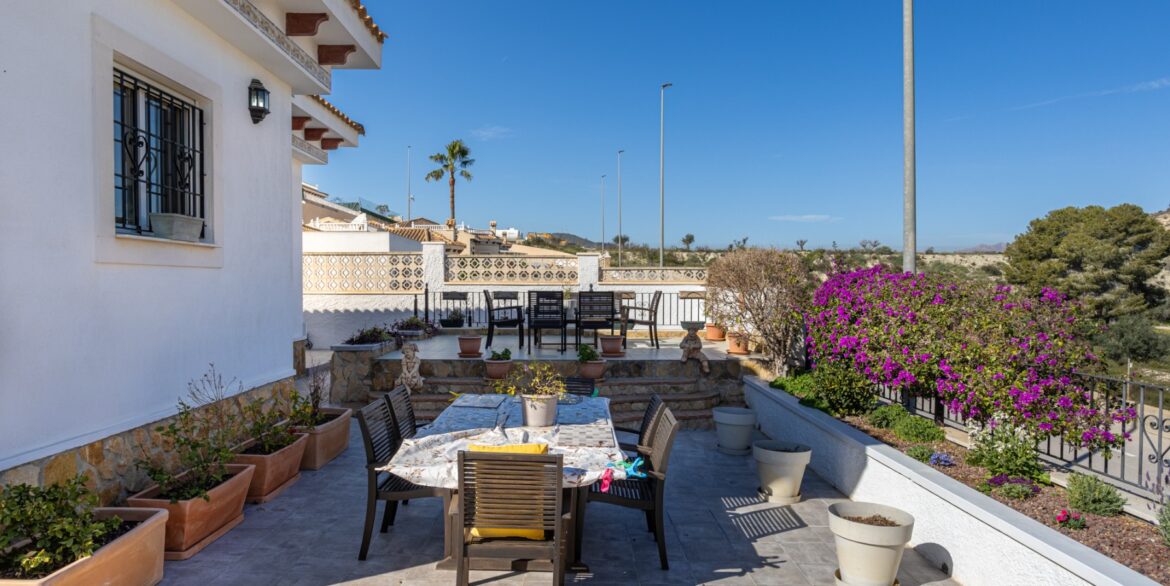 o_1jini97kb18kt18c51sbv13tt1t4446