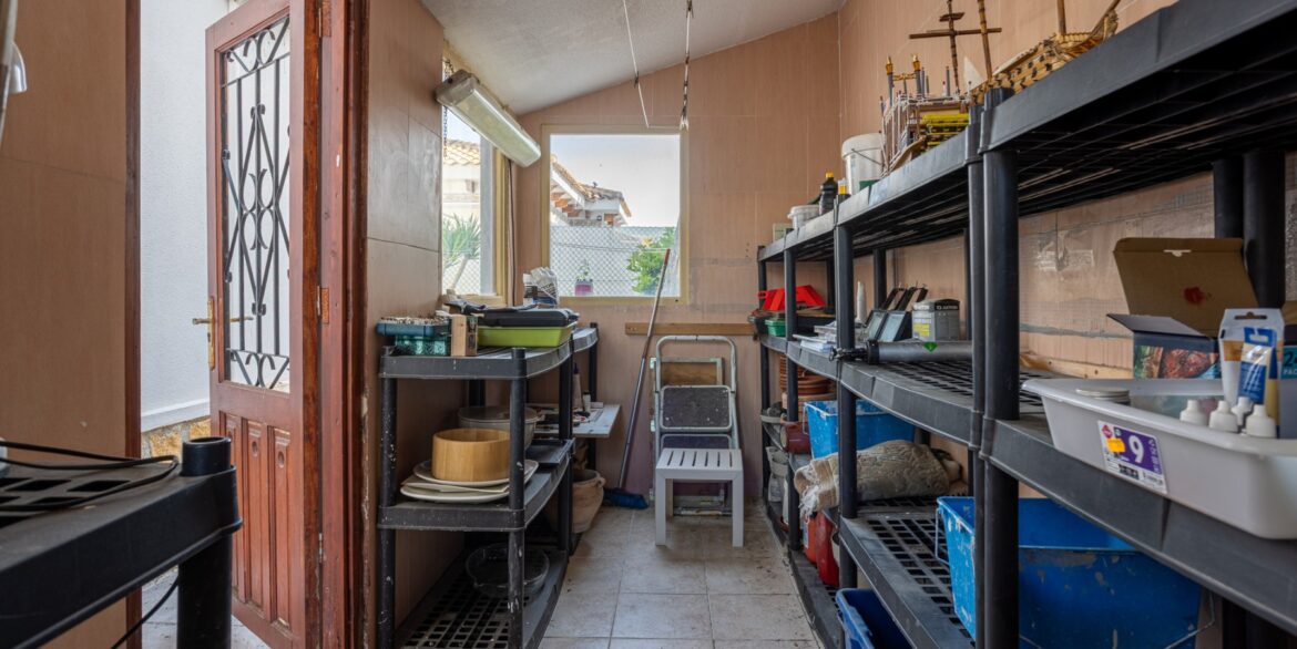 o_1jini97kb1900u0q451b06spq4d