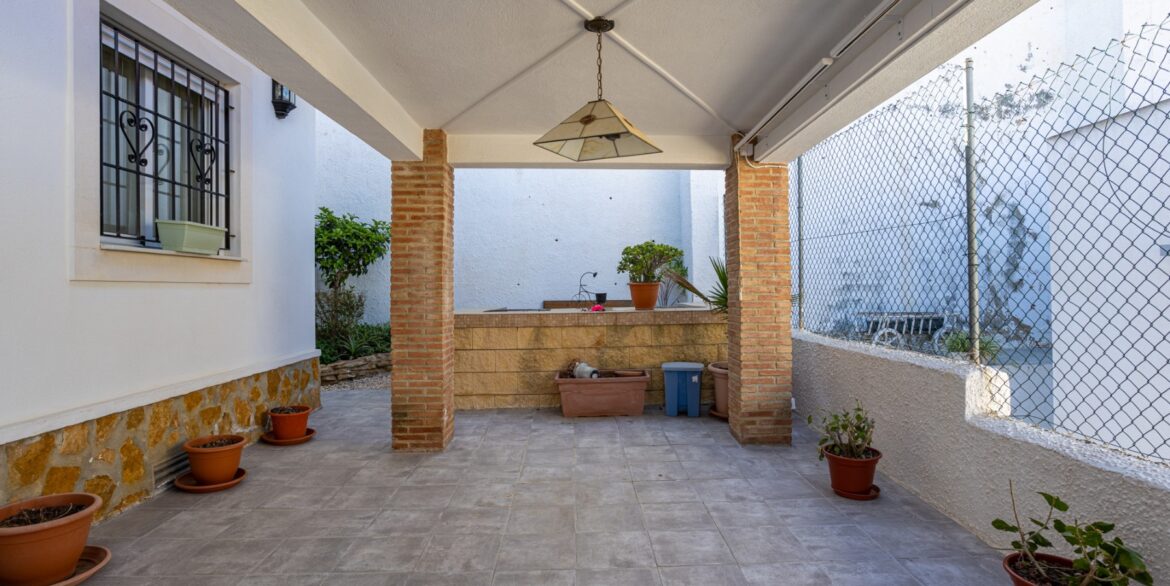 o_1jini97kb1pek1nng1eah1fui182d4i