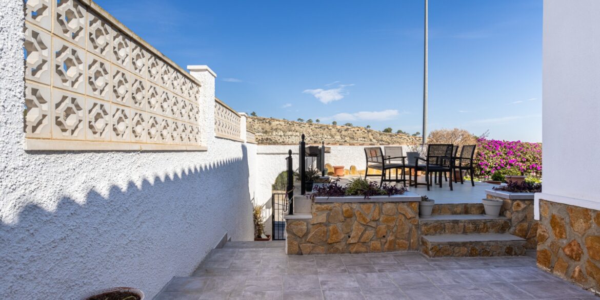 o_1jini97kb1src1ahn1smcmuq1fre42