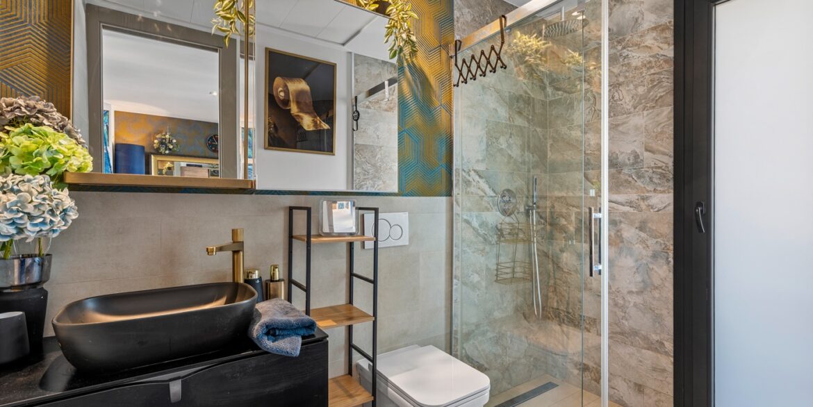 o_1jiq2c97g1i22l6a1u9p10fi1cq44f