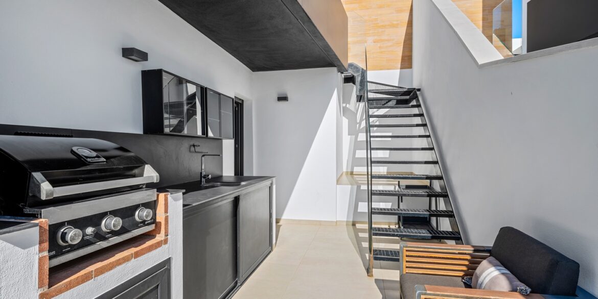 o_1jiq2c97gj3lj9s15oo16m61uml48