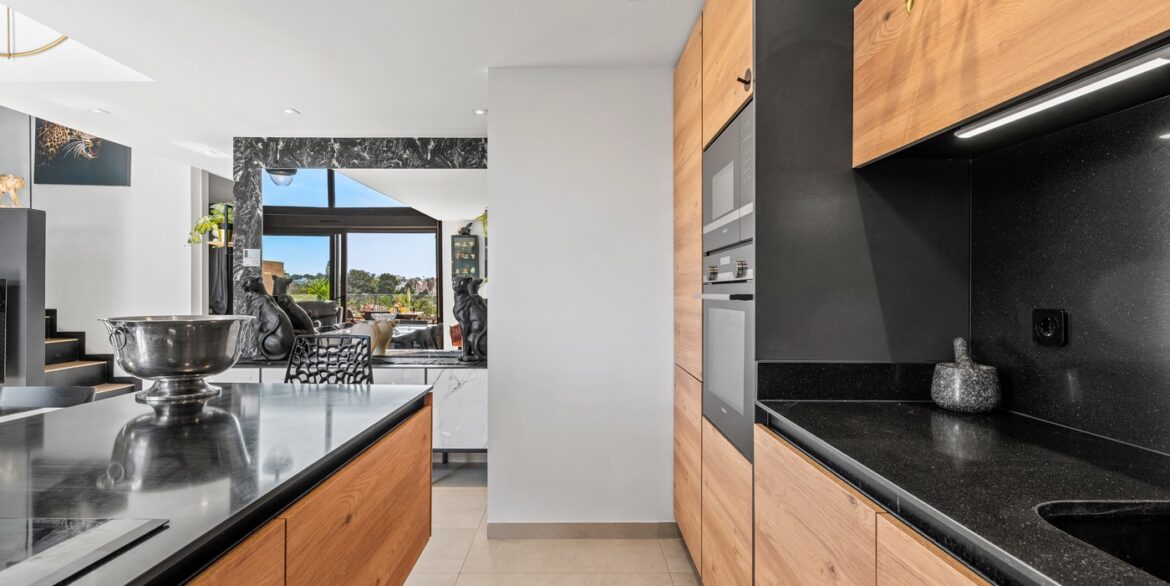 o_1jiq2frjk3u756n1s4dp9916o94t