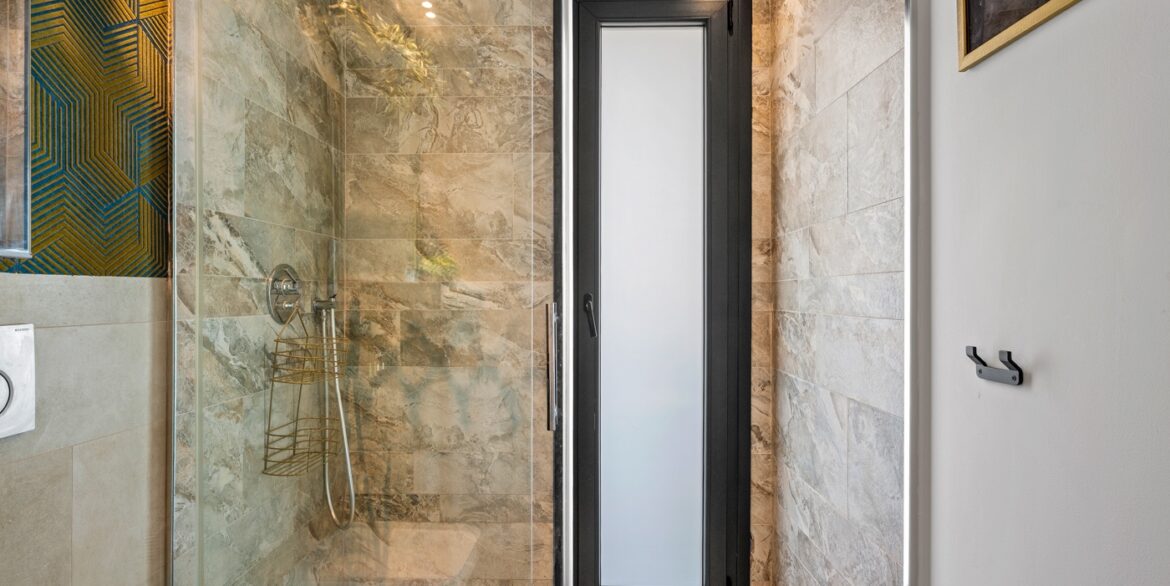 o_1jiq2frjko6kj50q8m1bau1gui4g