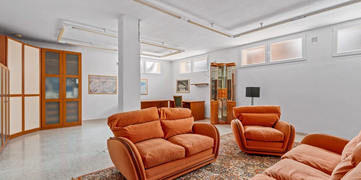 o_1jiv5182717971r9c10881laa1mta53