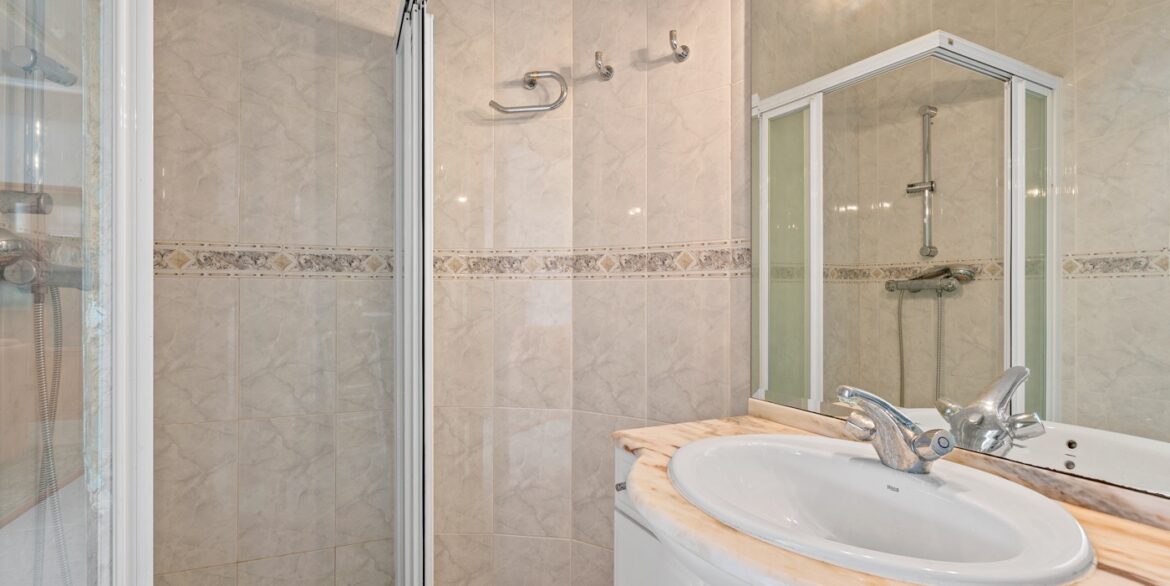 o_1jiv51827aipr26laib01fvi55