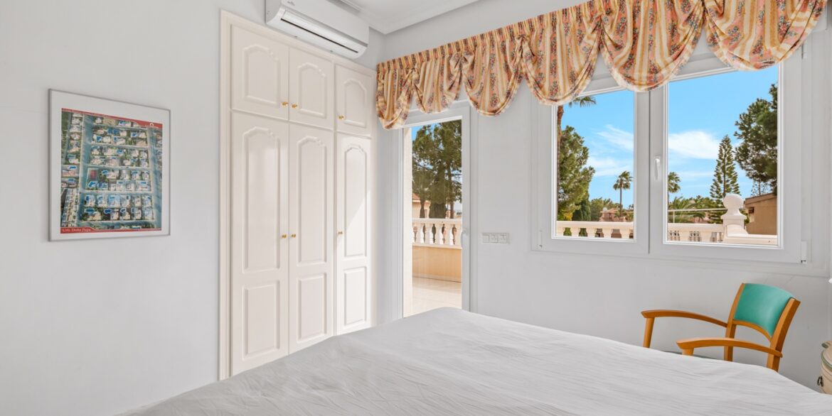 o_1jiv51827cer1l6h1aoj4gk1ali4q