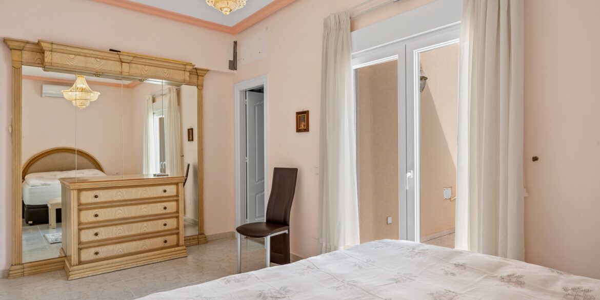 o_1jiv51827pj6vhq1kdred552t4v