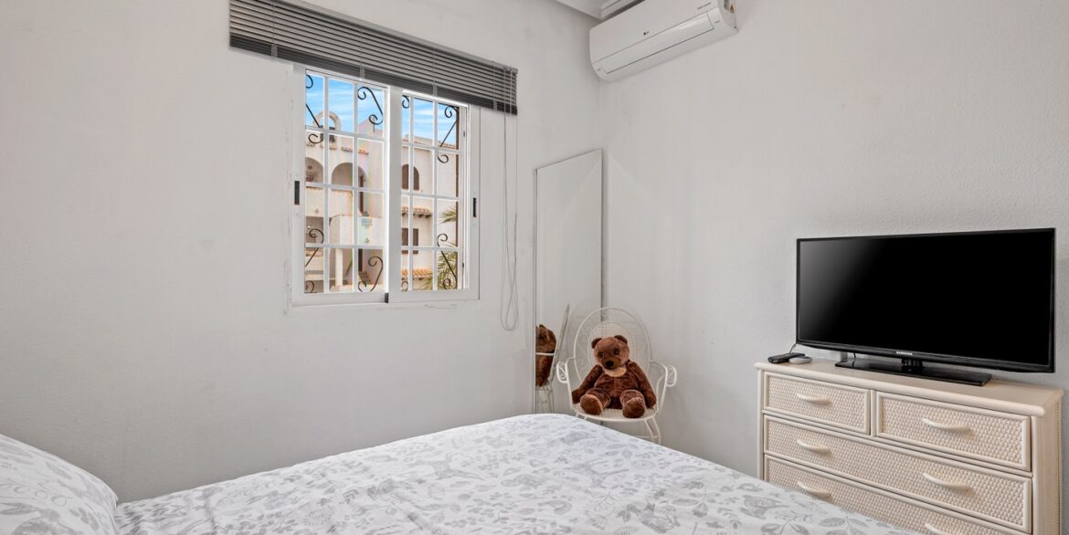 o_1jj1fb2t7h5e10b61cnr1vou1j3924